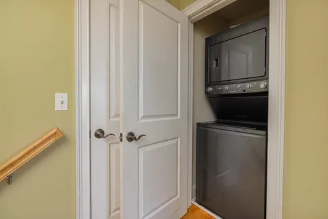 98 Brewster Street Portsmouth NH 03801