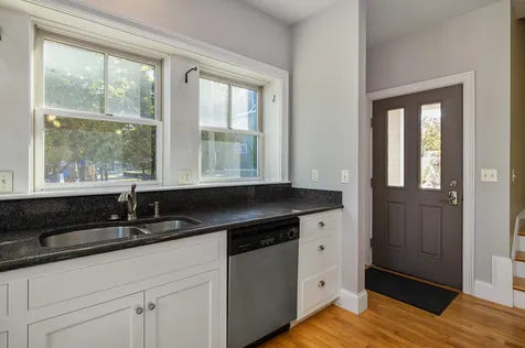 98 Brewster Street Portsmouth NH 03801