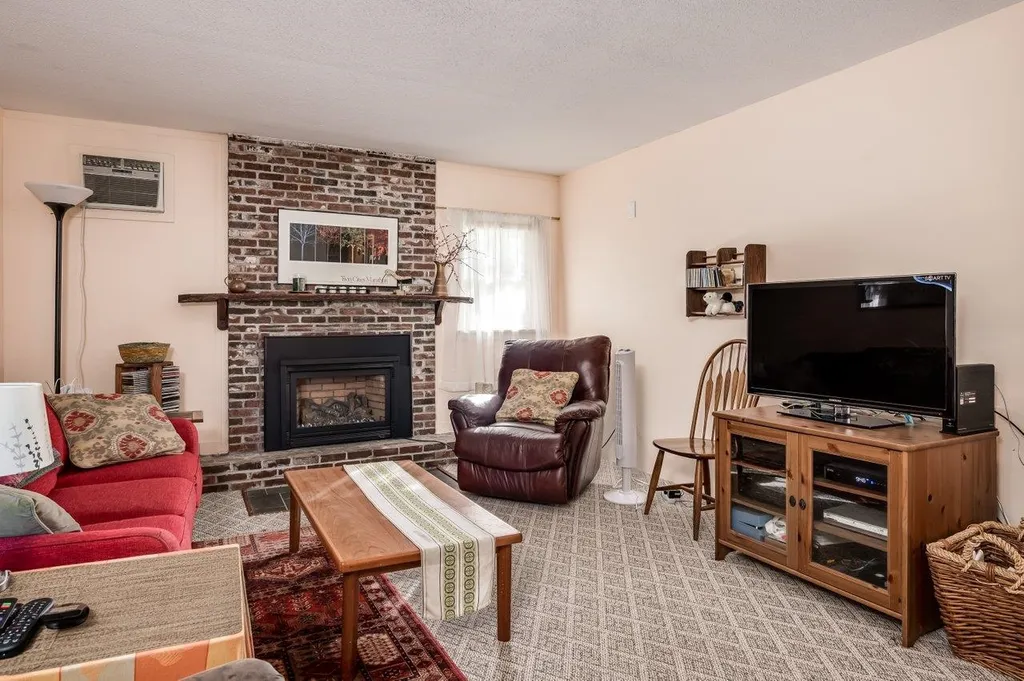 11 Magrath Road Durham NH 03824