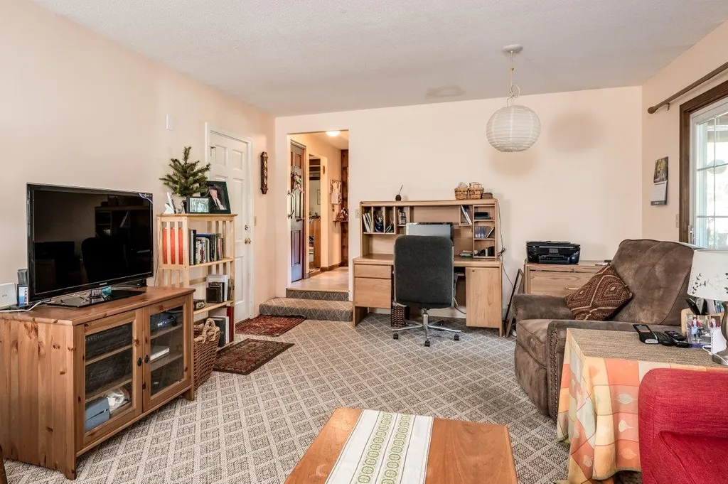 11 Magrath Road Durham NH 03824