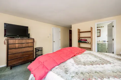 11 Magrath Road Durham NH 03824