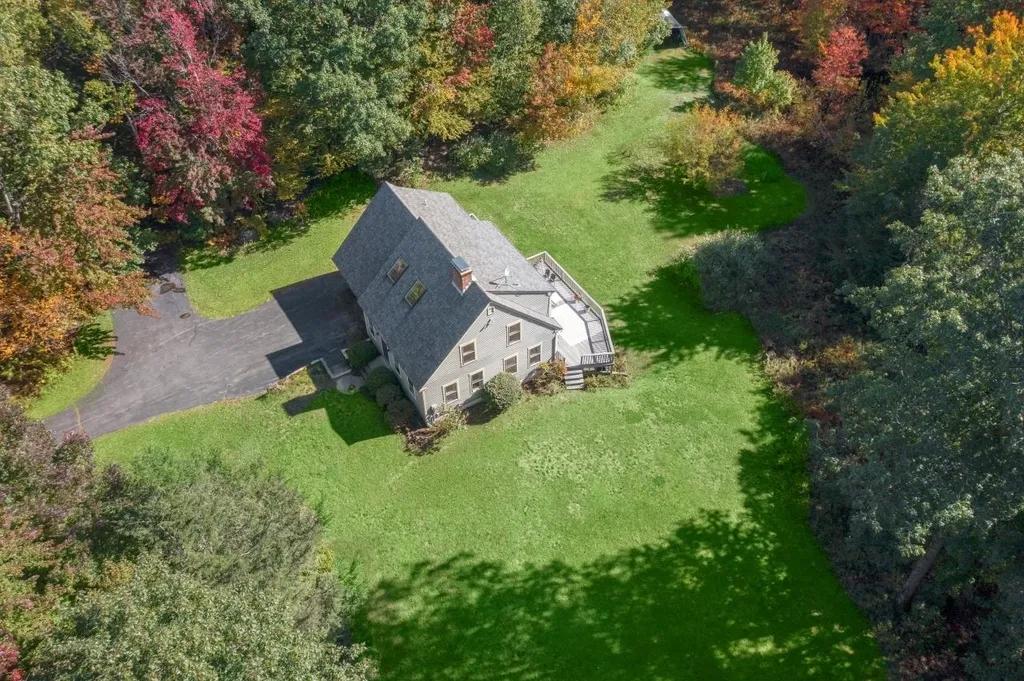 31 Sliptown Road Sharon NH 03458