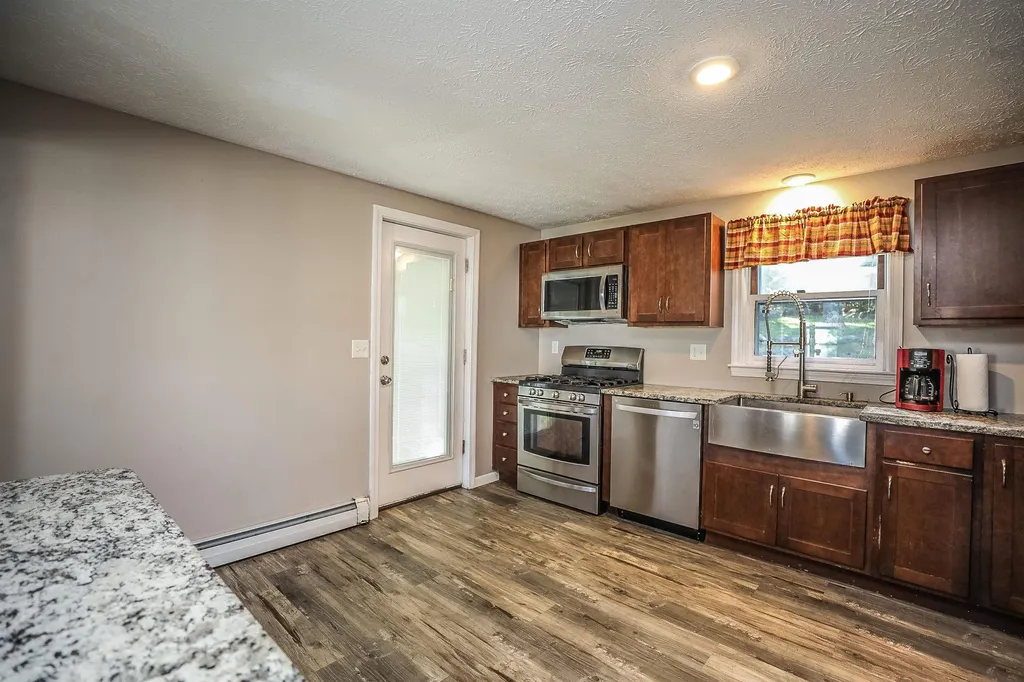 247 Patricia Lane Manchester NH 03104
