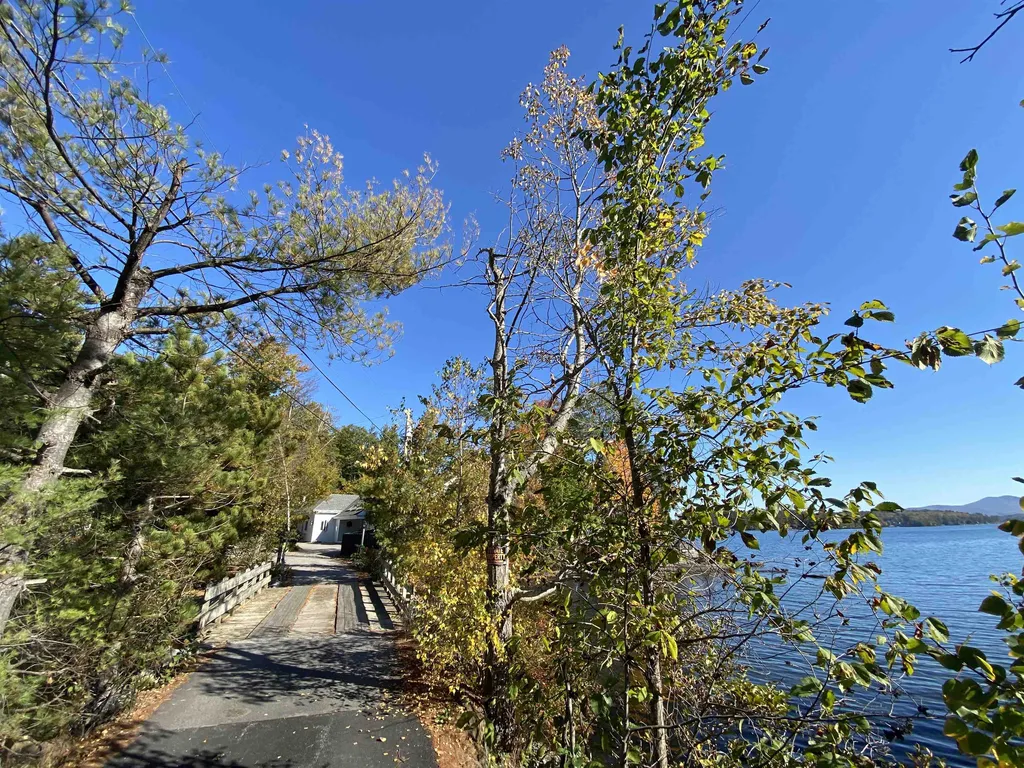 40 Oak Island Road Meredith NH 03253