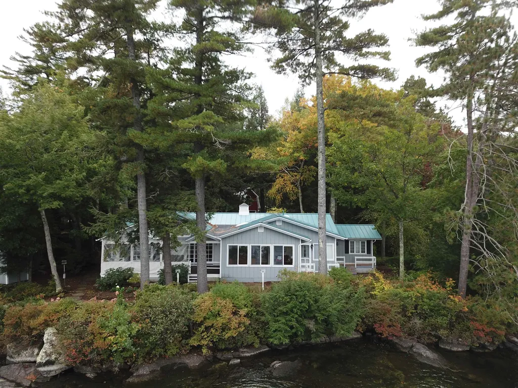 40 Oak Island Road Meredith NH 03253