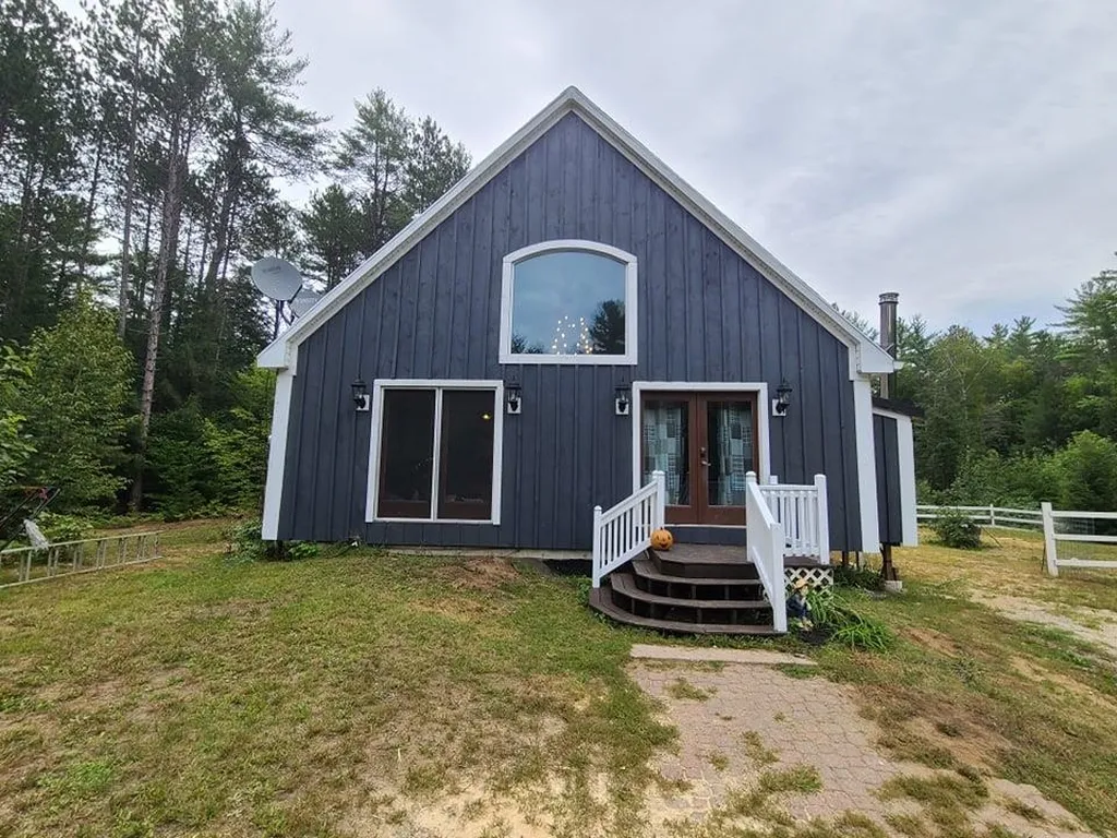 29 Eastside Lane Hill NH 03243