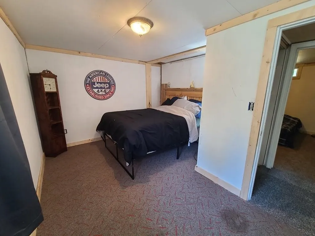 29 Eastside Lane Hill NH 03243