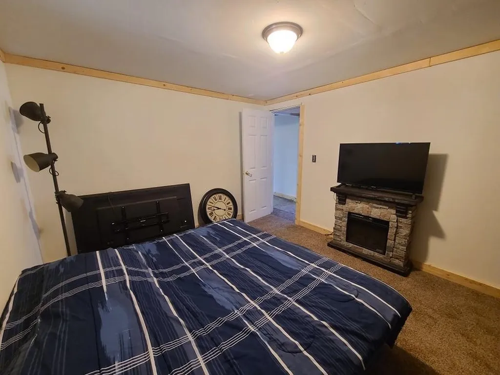 29 Eastside Lane Hill NH 03243