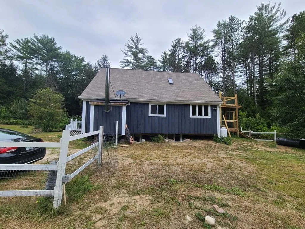 29 Eastside Lane Hill NH 03243