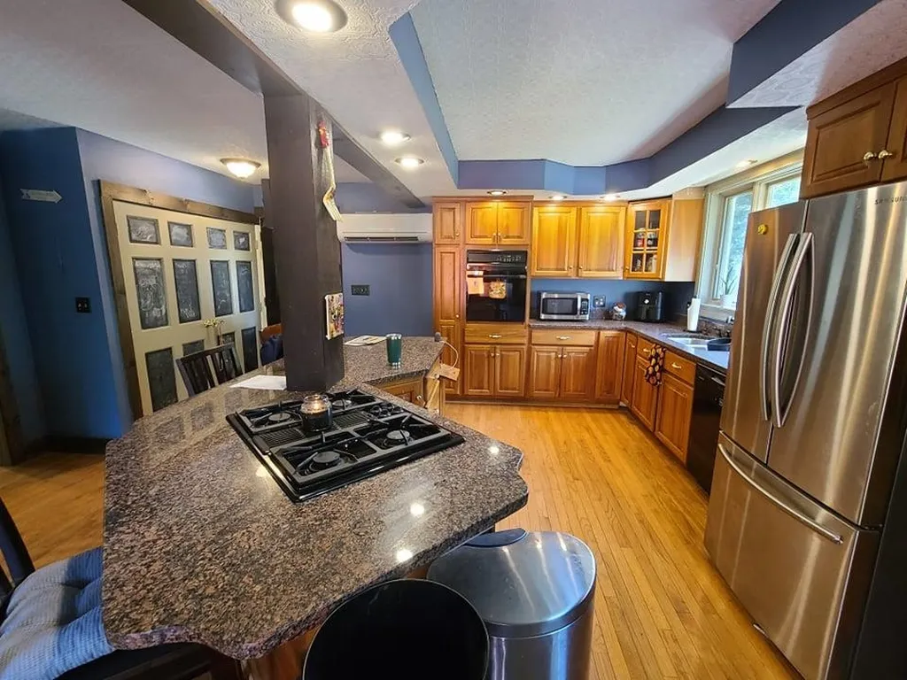 29 Eastside Lane Hill NH 03243