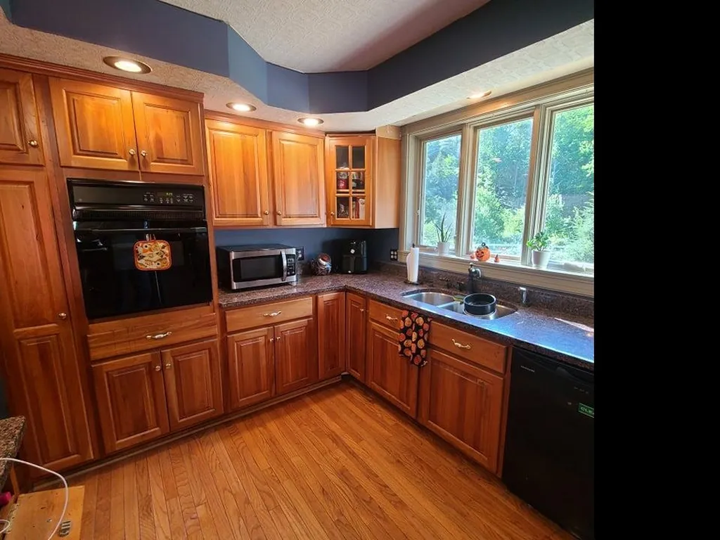 29 Eastside Lane Hill NH 03243