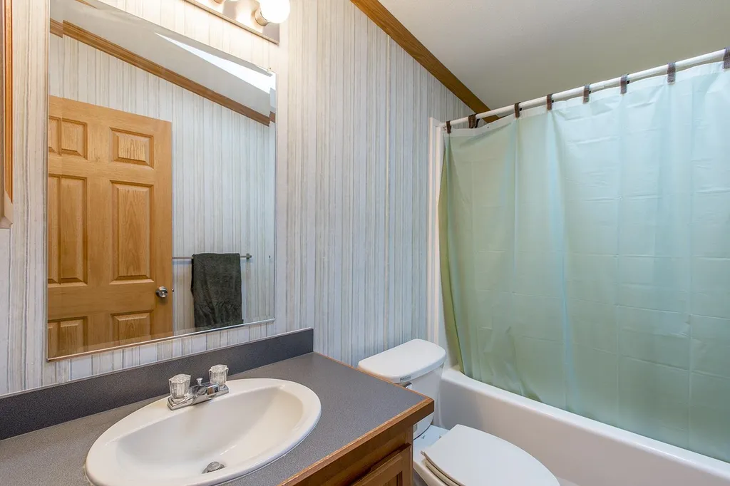 5 Ithica Lane Newmarket NH 03857