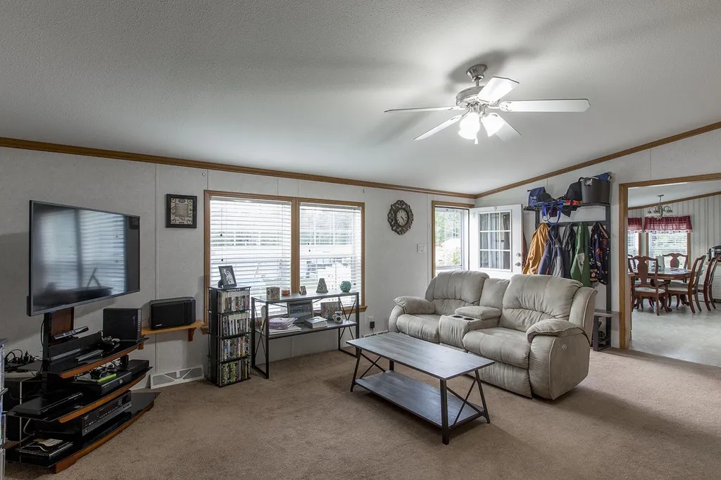5 Ithica Lane Newmarket NH 03857
