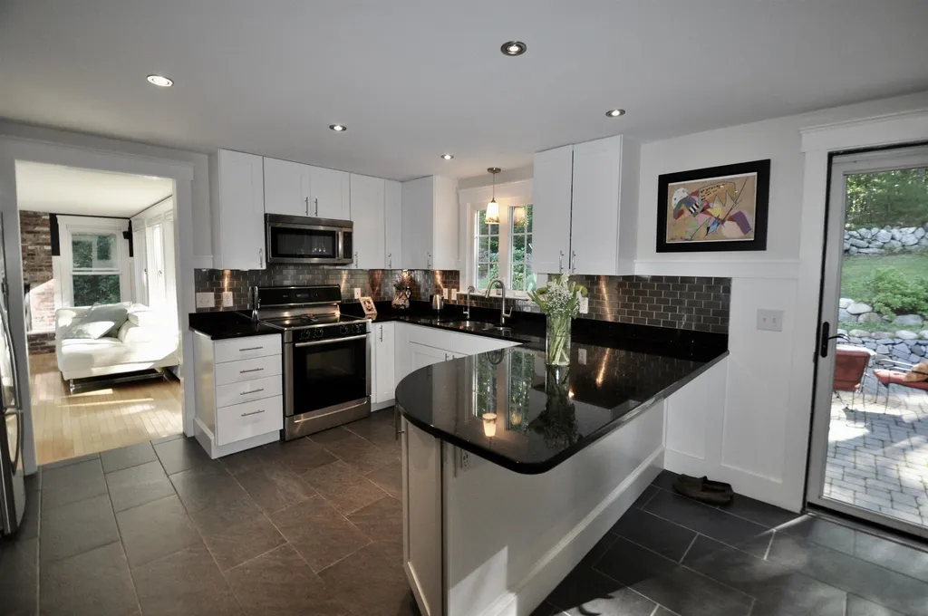 5 N Meadow Road Amherst NH 03031