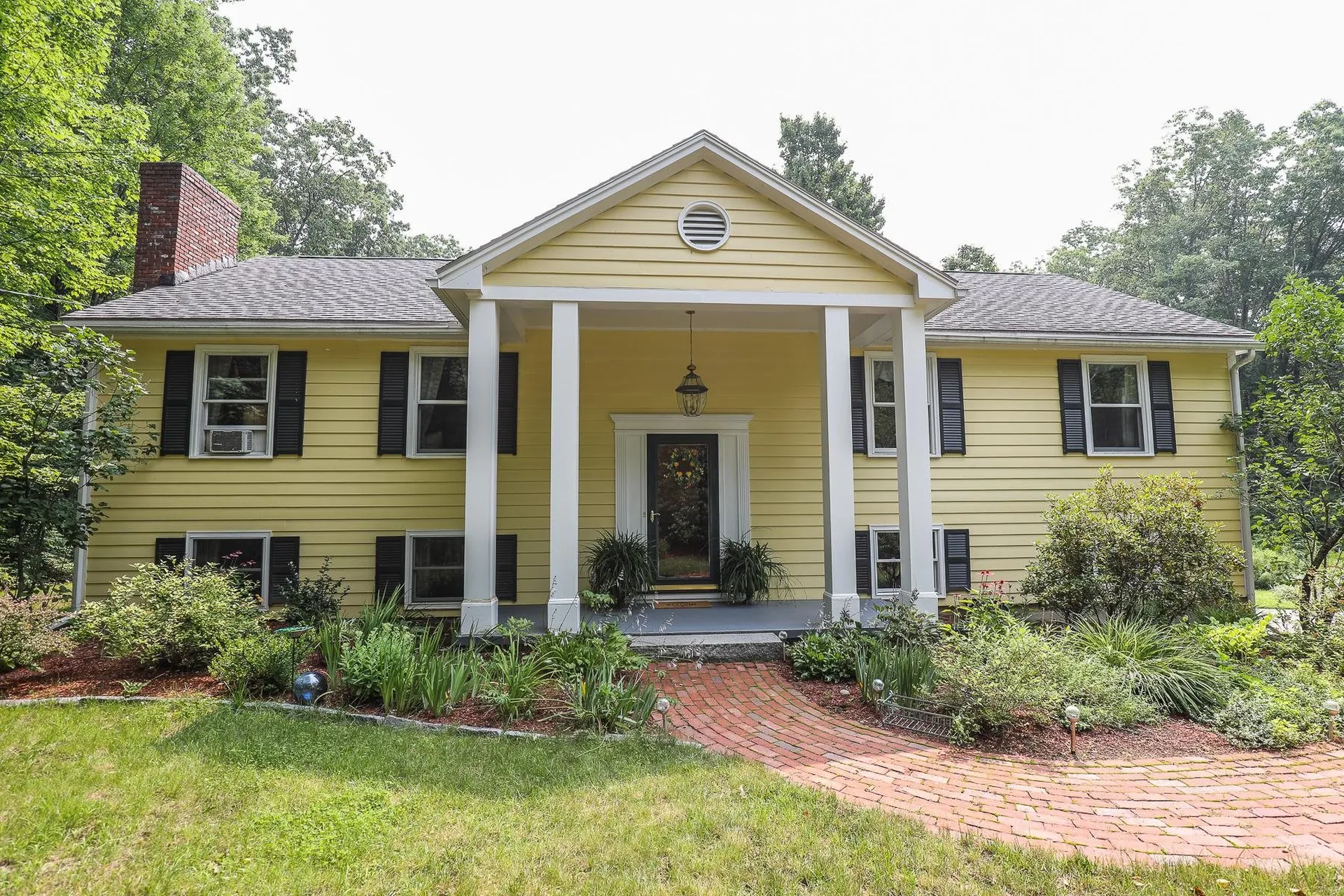 27 Nancy Lane Bedford NH 03110