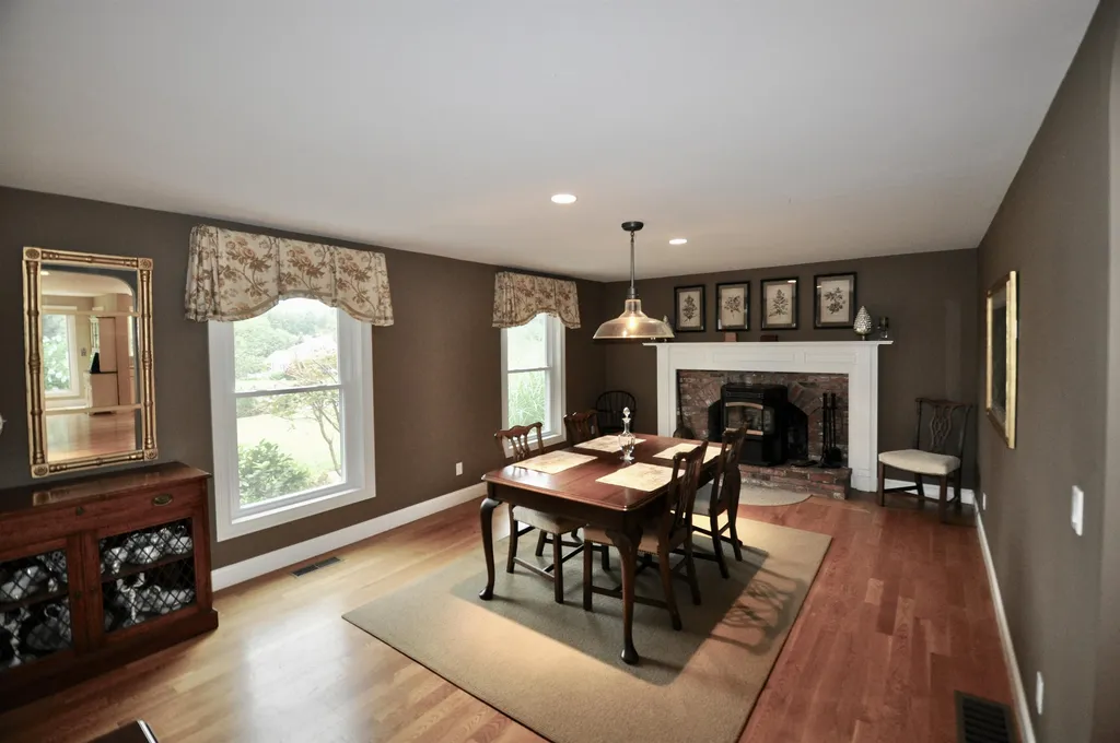 55 Milton Place Hollis NH 03049