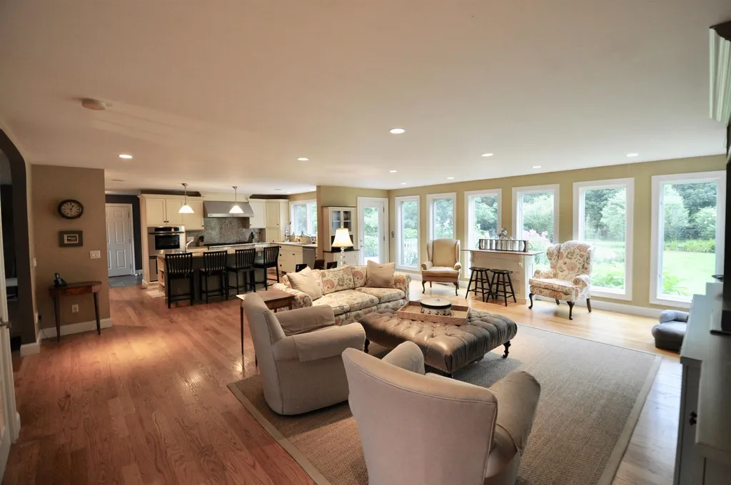 55 Milton Place Hollis NH 03049