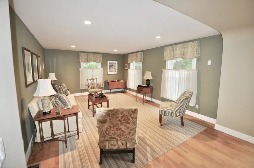 55 Milton Place Hollis NH 03049