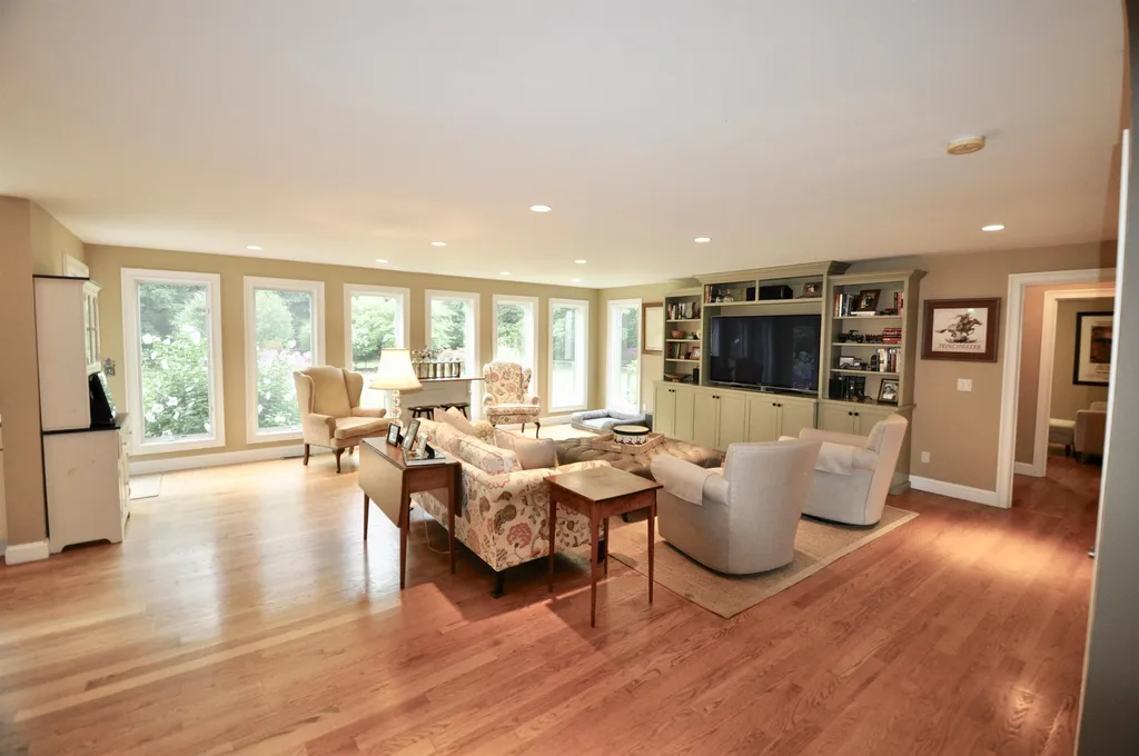 55 Milton Place Hollis NH 03049