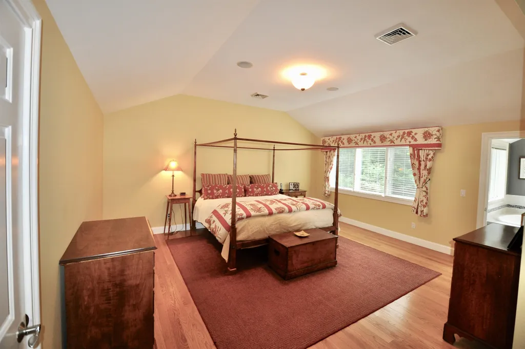 55 Milton Place Hollis NH 03049