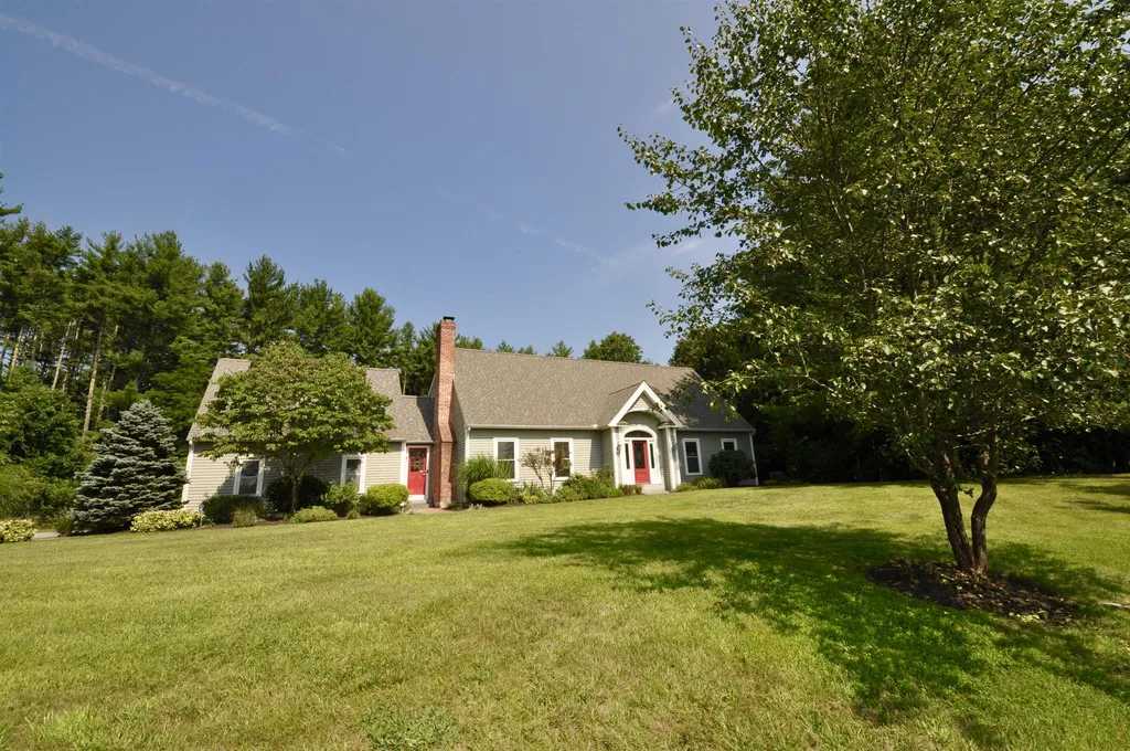 55 Milton Place Hollis NH 03049