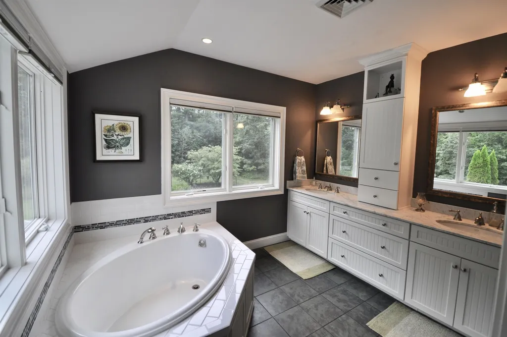 55 Milton Place Hollis NH 03049