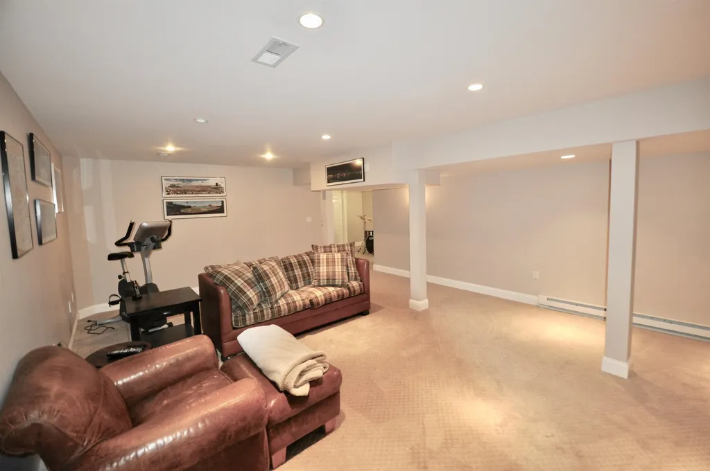 55 Milton Place Hollis NH 03049