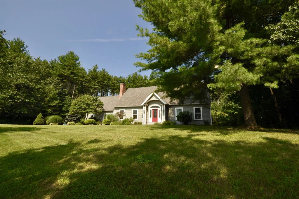 55 Milton Place Hollis NH 03049