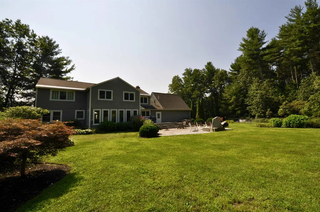 55 Milton Place Hollis NH 03049