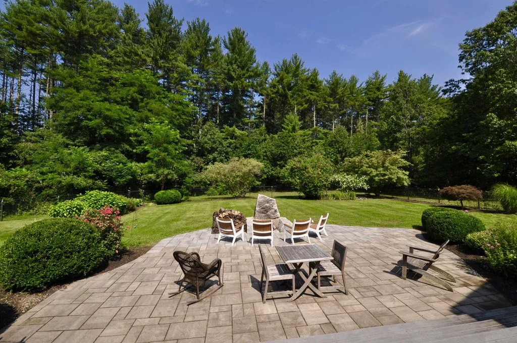 55 Milton Place Hollis NH 03049