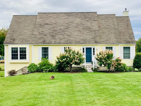 75 Deer Hill Road Brentwood NH 03833