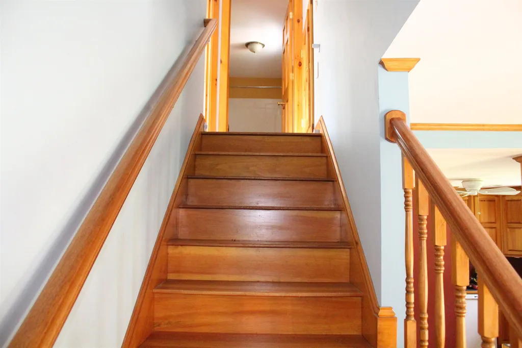 6 Gardner Lane Enfield NH 03748