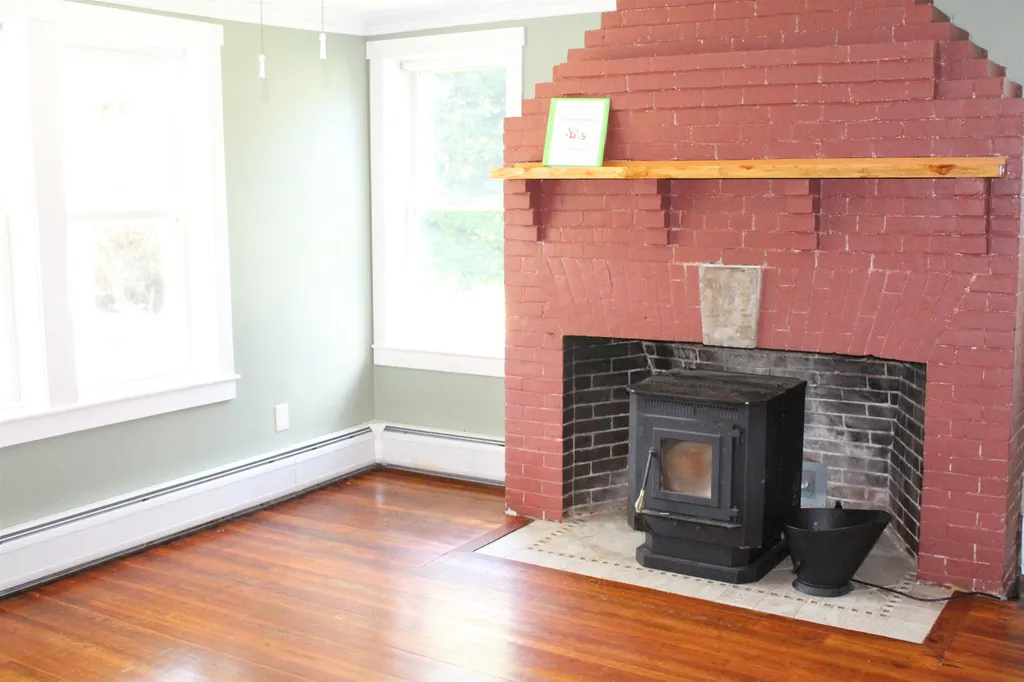 6 Gardner Lane Enfield NH 03748
