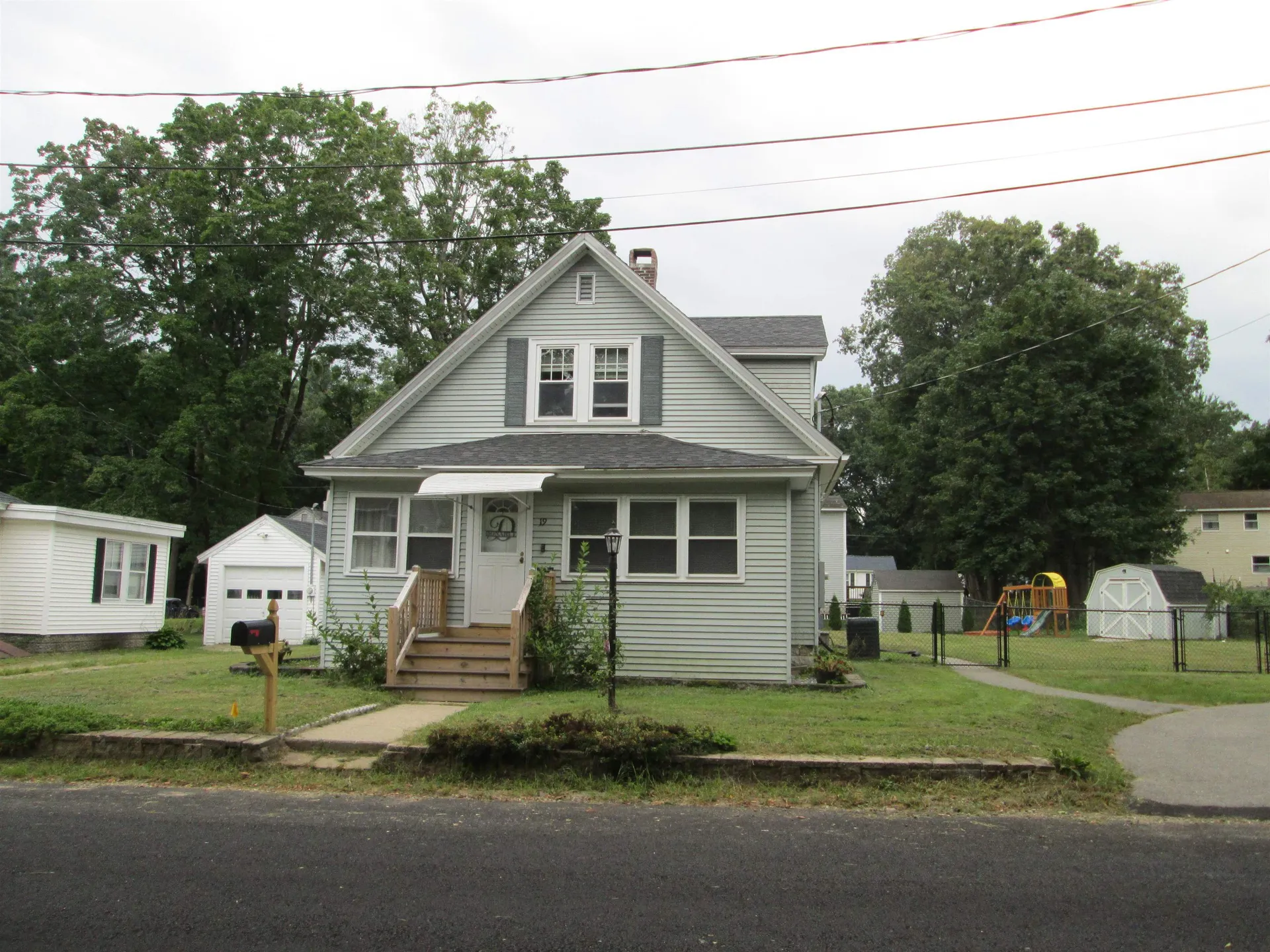 19 Reed Street Hudson NH 03051
