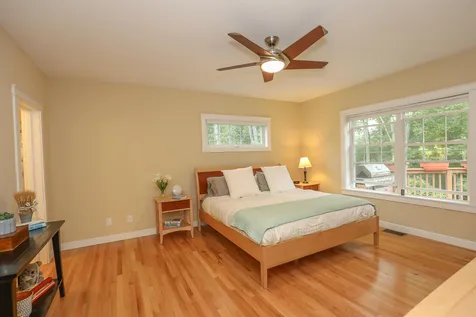 16 Honeycomb Way Newmarket NH 03857