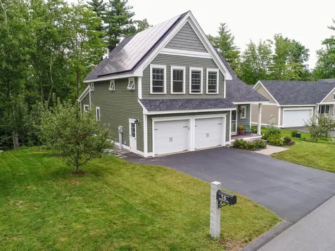 16 Honeycomb Way Newmarket NH 03857