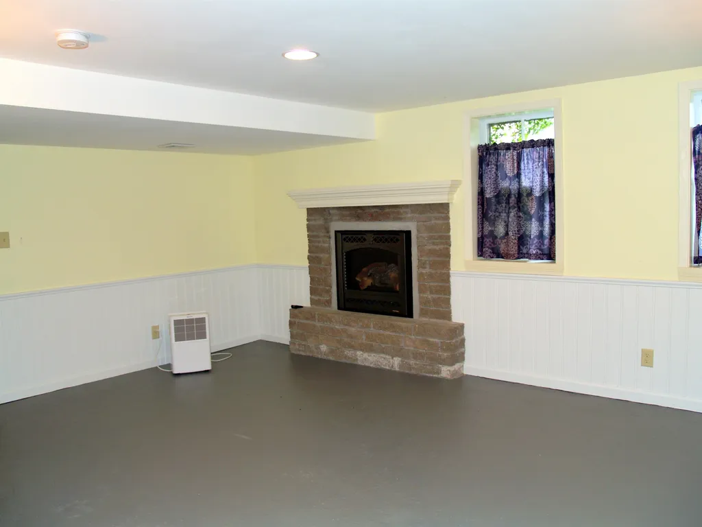 14 Swan Avenue Bedford NH 03110