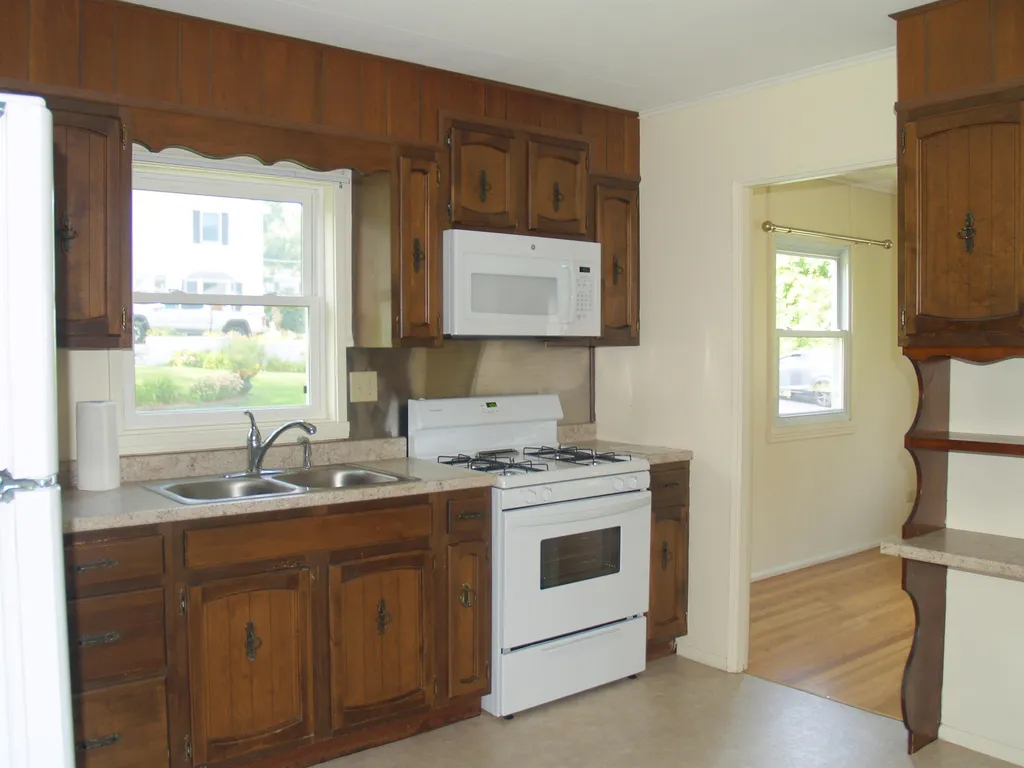 14 Swan Avenue Bedford NH 03110
