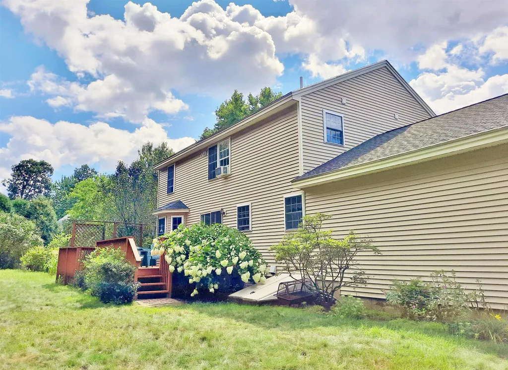 33 Heather Lane Concord NH 03301