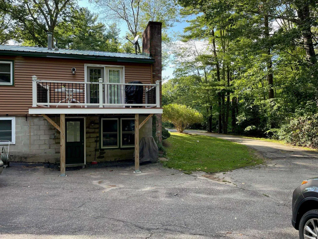 21 Hillcrest Drive Rochester NH 03867