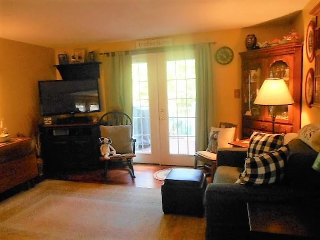 21 Hillcrest Drive Rochester NH 03867