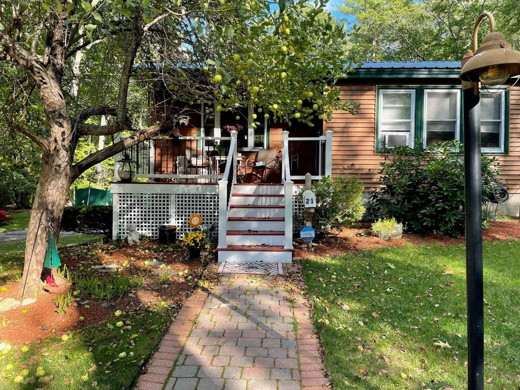 21 Hillcrest Drive Rochester NH 03867