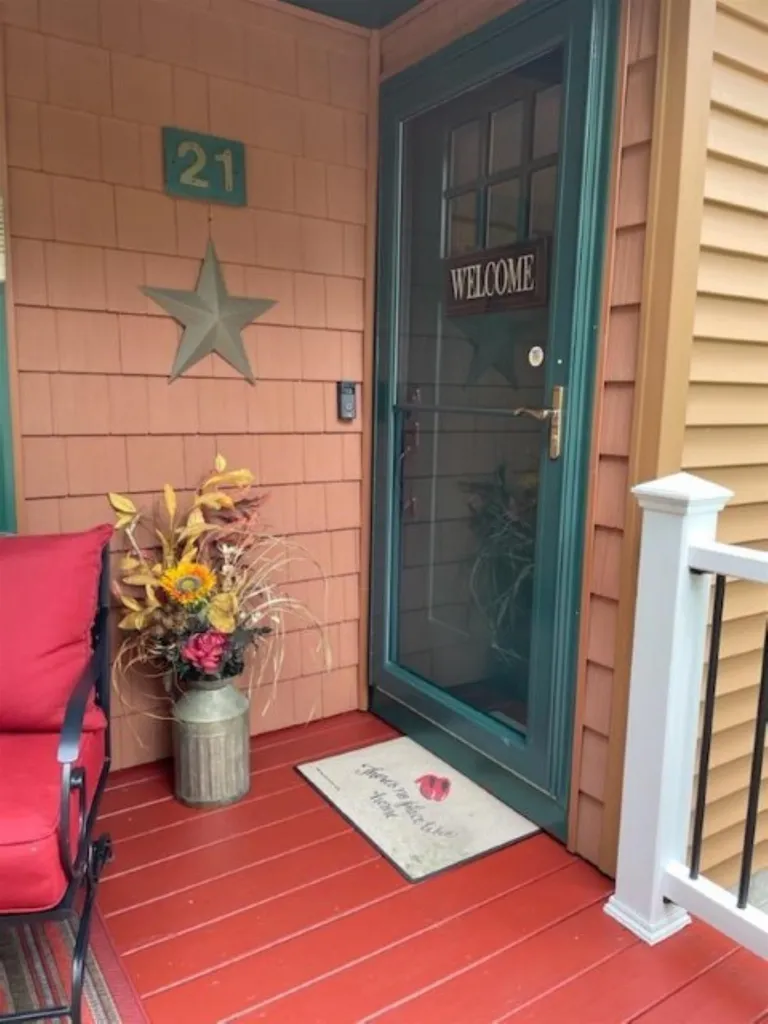 21 Hillcrest Drive Rochester NH 03867