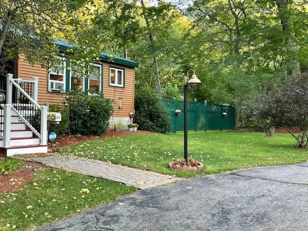 21 Hillcrest Drive Rochester NH 03867