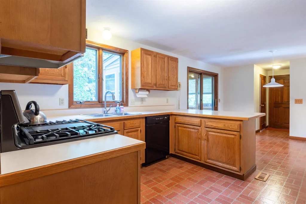 144 Coburn Avenue Nashua NH 03063