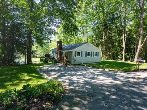 47 New Hampshire Drive Webster NH 03303