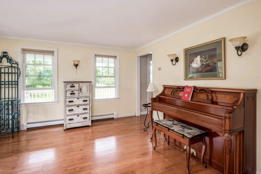111 Winnicutt Road Stratham NH 03885