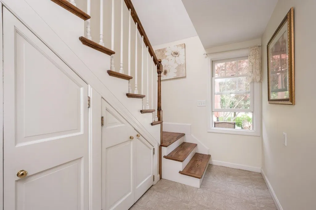 111 Winnicutt Road Stratham NH 03885