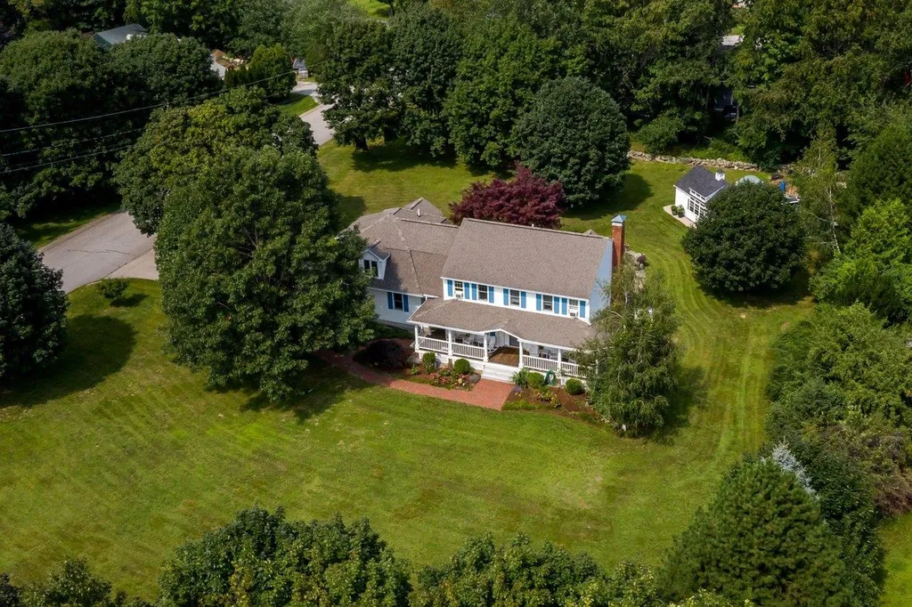 111 Winnicutt Road Stratham NH 03885