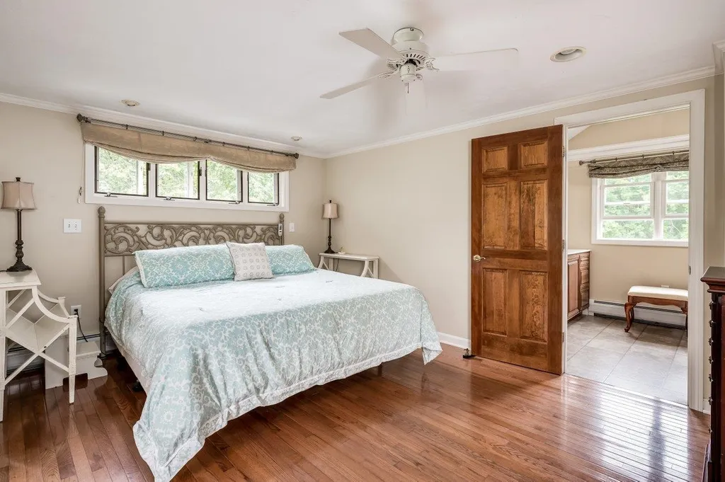 111 Winnicutt Road Stratham NH 03885
